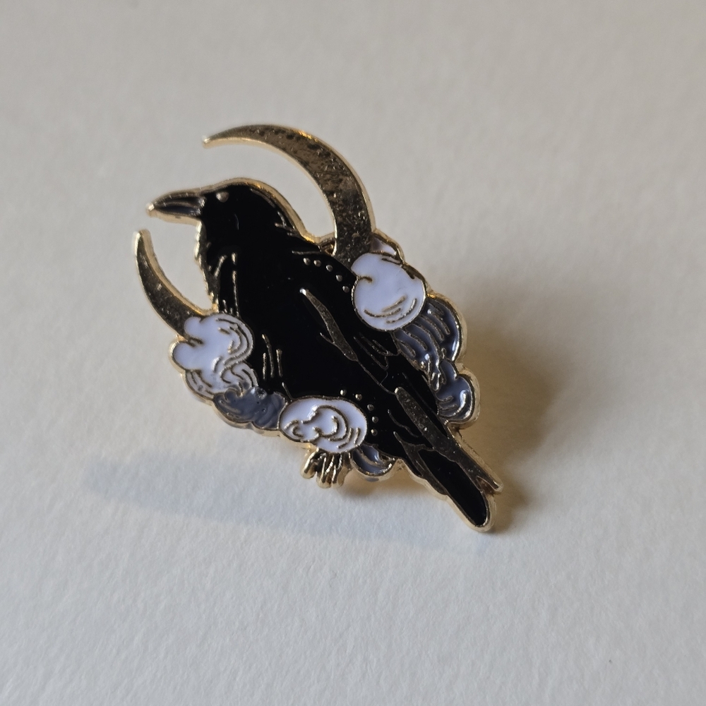Raven Pin